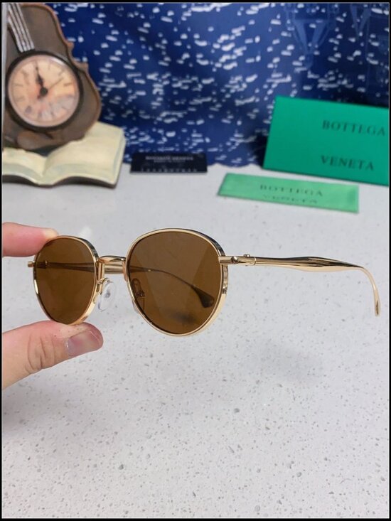 Bottega Veneta Gold Round Retro Sunglasses main image 4